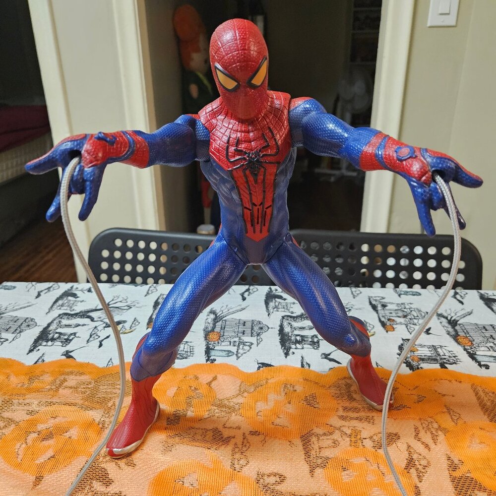 Amazing Spider-Man Motorized Web-Shooting 13" Action Figure 2012 Hasbro Tested
